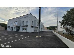 Local 46 m² Solliès-Pont