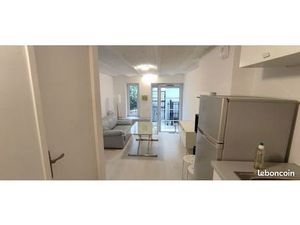 3 P meublé – 55 m² en souplex - 150 m Mairie – Terrasse ensoleillée - Très calme