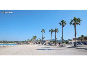 Joli restaurant bord de mer