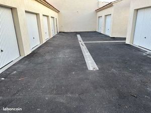 – Lot de garages + box + parking – Excellente rentabilité