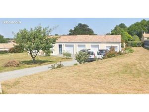 Maison contemporaine de plain-pied 133 m² – 4 chambres – terrain 1585 m² – Chauvé