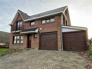 Villa 3 ch sur +/- 12 a très bien située !