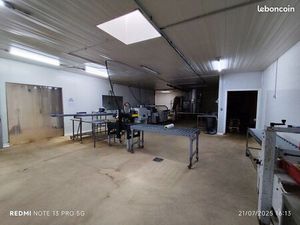 Local d'activité 1 600 m²