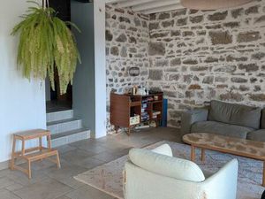 Grand sousplex lumineux avec terrasse et cachet – Crêt-de-Roc Saint-Étienne