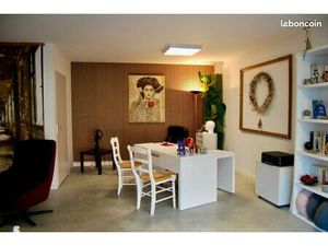 Local commercial bureau cabinet 50m2