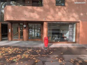 Local commercial 31300