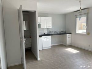 Grand studio parking La citadelle