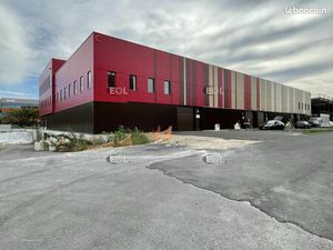 Local d'activité 784 m²