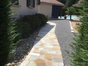 Particulier vend-maison 140m2 avec piscine-terrain 1800 m2 proche montbrison