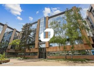 Bureau 540 m²