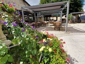 À SAISIR – Bar & Restaurant avec Grande Cour + Logements rénovés