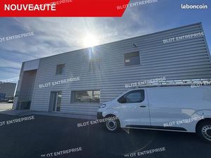 Local d'activité 210 m²