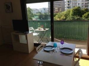 Studio meublé +parking à louer à Courbevoie