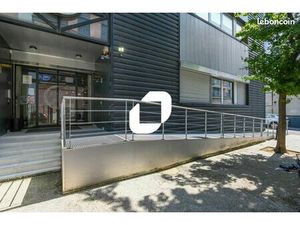 Local d'activité 1 977 m²