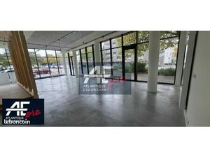 Local commercial 144 m²