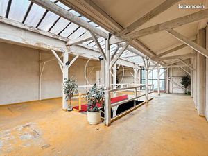 Local 231 m² ASNIERES SUR SEINE