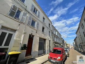 Local 45 m² Renaison