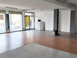 Local commercial 170 m²