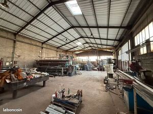 Local professionnel Villars 400 m²