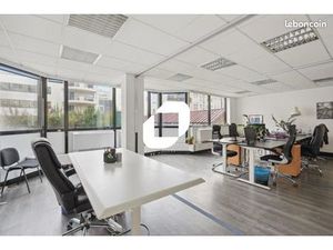 Bureau 229 m²