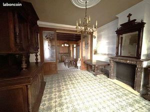 Maison semi bourgeoise à rénover  4 chambres  bureau  cour  garage jardin