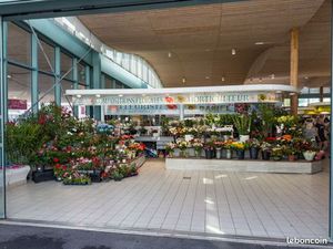 Stand de fleurs au marché de La Baule