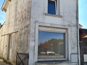 Local commercial excellent emplacement