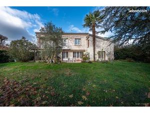 Propriété 8 pièces 220 m²