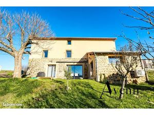 Propriété 7 pièces 238 m²