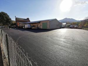 LOCAL COMMERCIAL ZI les Consacs Entrepôt