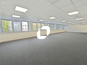 Bureau 133 m²