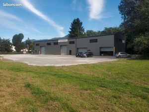 Local entrepôt 320m²