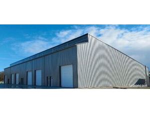 Hangar avec cellules locatives de 80m²