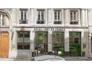 Local commercial 233 m²