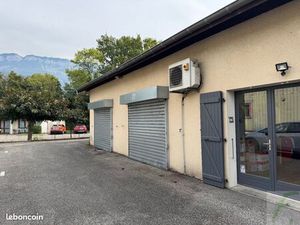 Local 159 m² VIVIERS DU LAC