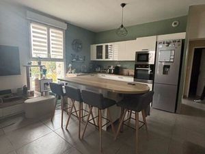 Location charmant appartement  à Charly