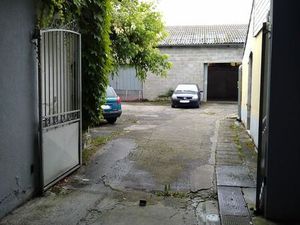 Place parking dans hangar - Lannemezan