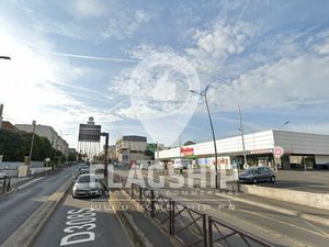 Boutique 250 m² SARTROUVILLE