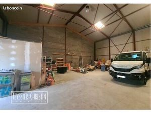 Local 159 m² Grigny