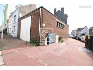 Hangar 2 pièces 143 m²