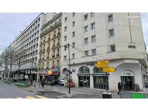 Bureaux 256 m² NEUILLY SUR SEINE