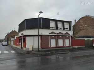 Maison individuelle jardin véranda terrasse double garage 5 chambres