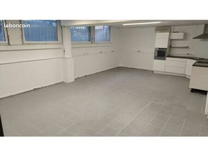 Local 115m² à petit prix avenue de la République