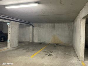 Lot de 4 places de parking sécurisées LIMOGES proximité CHU