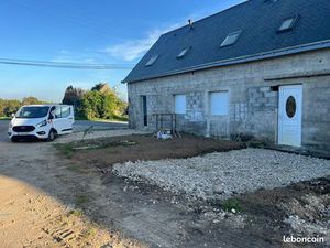 Petite maison dans corps de ferme