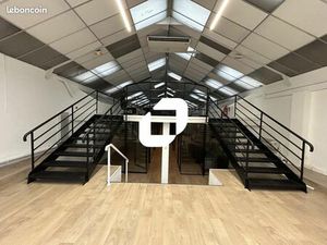 Bureau 600 m²