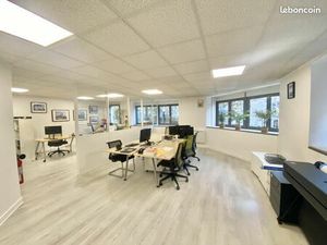 Bureaux 200 m²