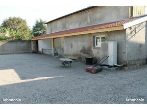 Local commercial disponible 260m2 en zone ufb
