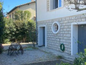 Location pour bureaux et/ou habitation 103 m²  5 pièces  proche Nouveau Saint Roch : 1.200