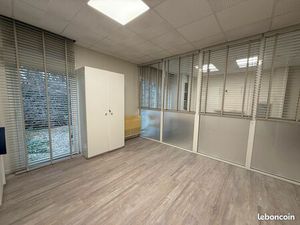 Local professionnel 100m² (divisible 40m² / 60m²)